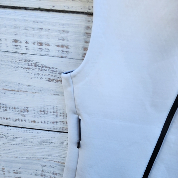 Nike women's Therma fit sphere vest size XS - Picture 5 of 12